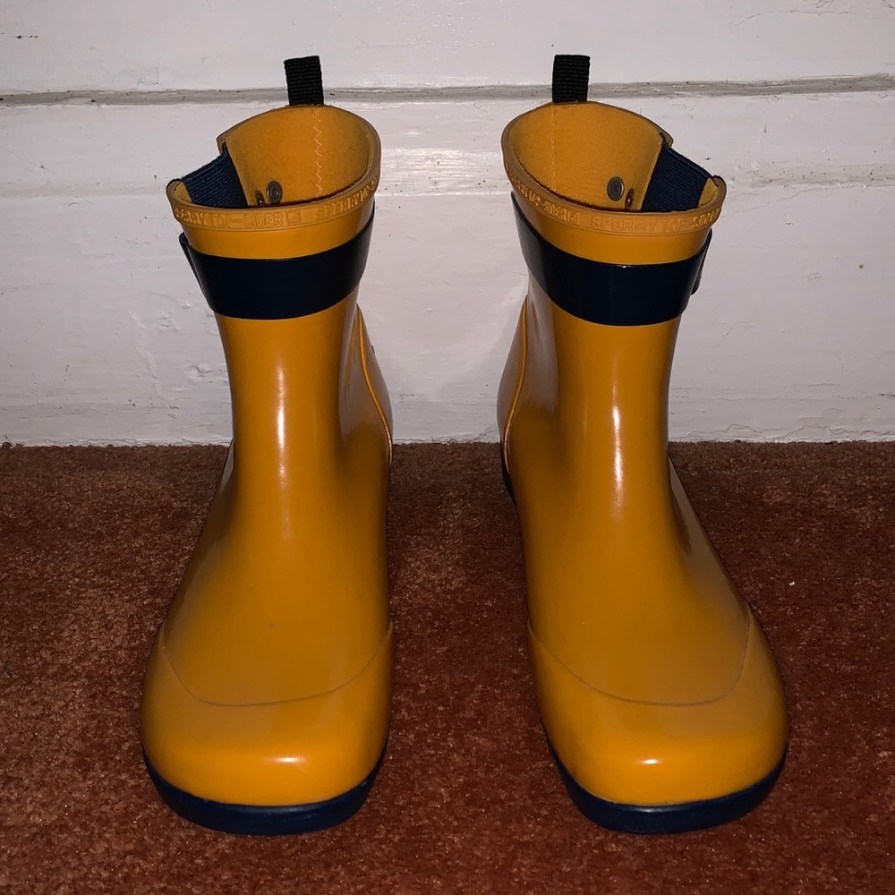 Yellow Sperry Rainboots
